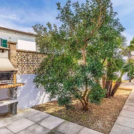 Monsy 2 Villa